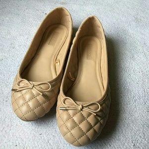 Sale very cute nude flats